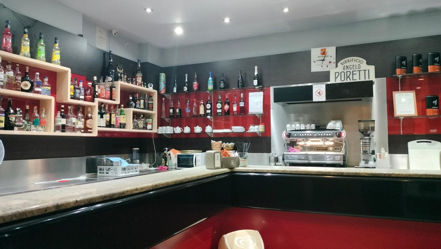 Food & Drinks