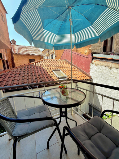 Others 4, Majka 2 Apartments