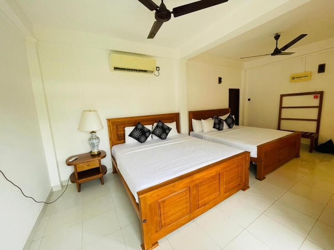 Room 4, NN Beach Resort Nilaveli, Kuchchaveli