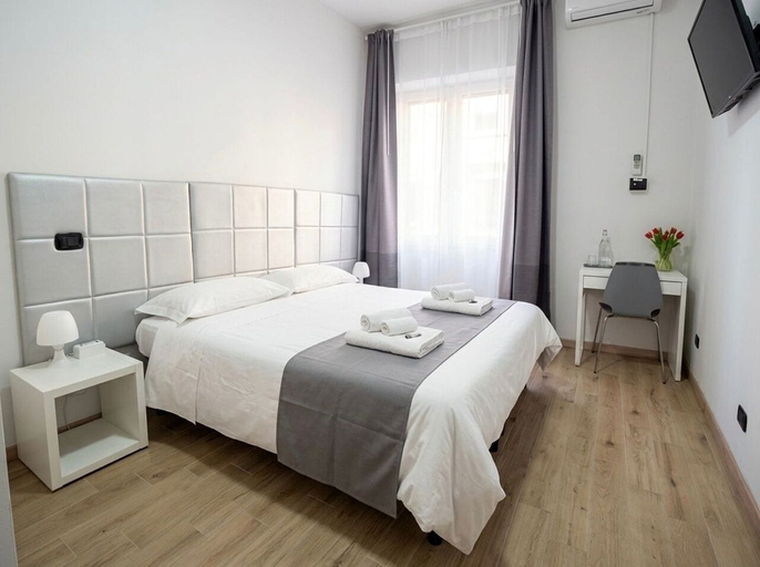 Bedroom 3, Avec Moi Roma, Rome