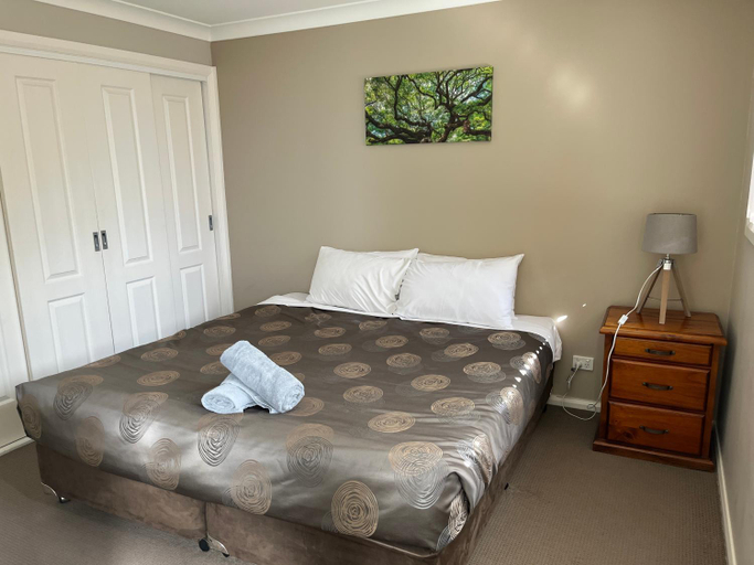 Bedroom 4, Kangaroo Valley Golf and Country Retreat, Shoalhaven - Pt B