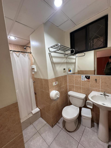Bathroom 4, Hotel Las Penas, Guayaquil