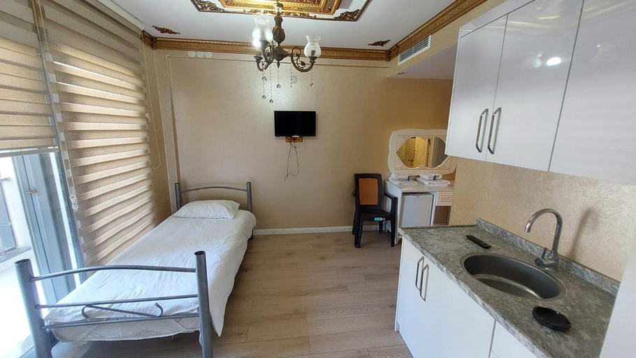 Others 4, Aksu Otel, Aliağa
