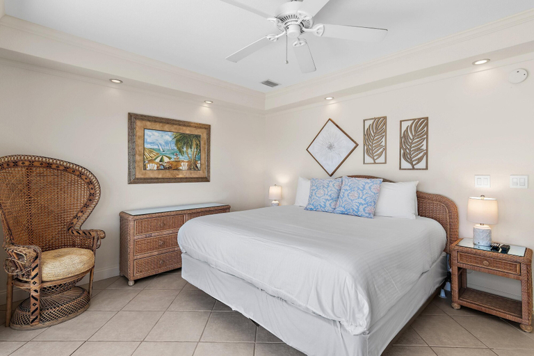 Room 3, Aegean 220, Okaloosa