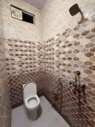 Bathroom 2, Hotel City Palace, Ujjain