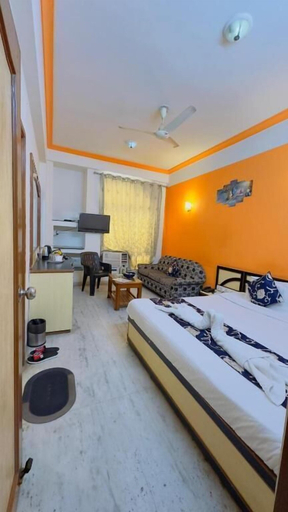 Room 3, KDM Hotel Sai Geeta, Ahmadnagar
