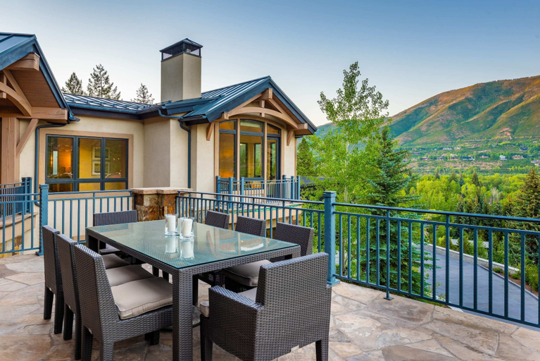 Interior 4, Little Cloud by Rove 10-acre, Hot Tub, Patio, Pitkin