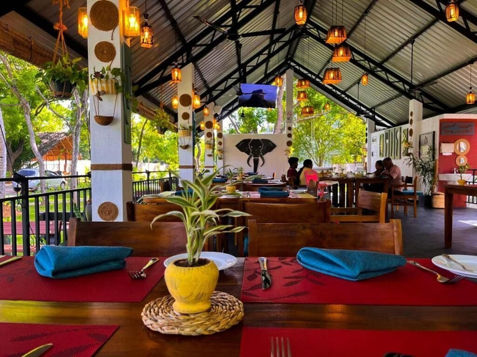 Outdoor dining 4, The Grand Toscana - Udawalawa, Embilipitiya