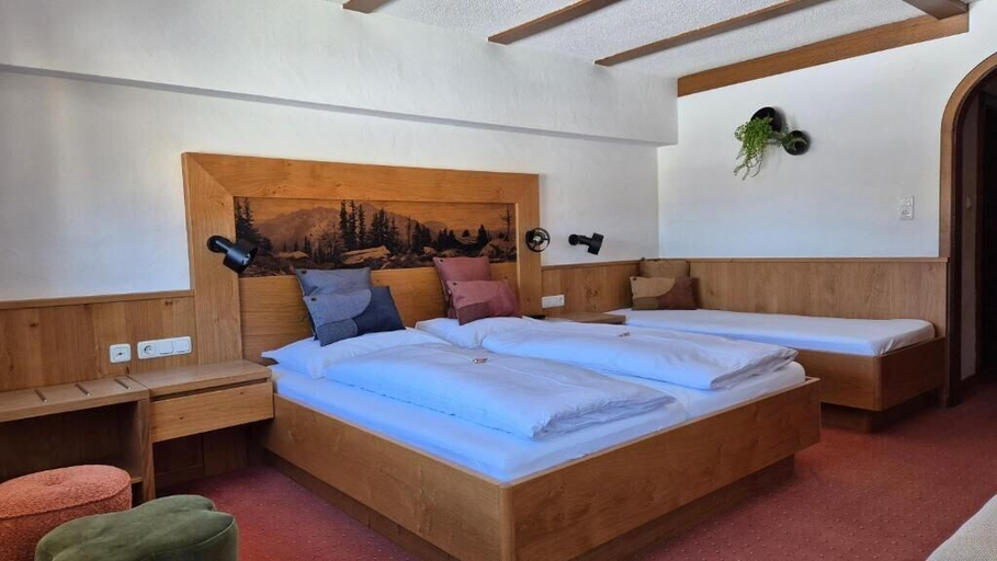 Room 3, Hotel Dahoam by Miha, Kitzbühel