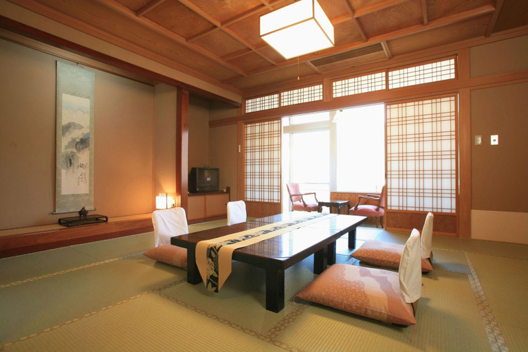 Bedroom 4, Seifuen, Chikuma