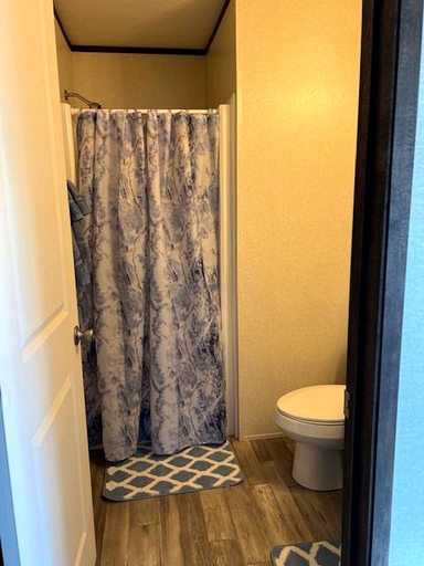 Bathroom 4, Willow Beach RV Park & Marina, Palo Pinto