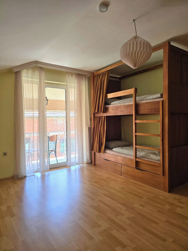 Room 1, Good Hostel, Priština