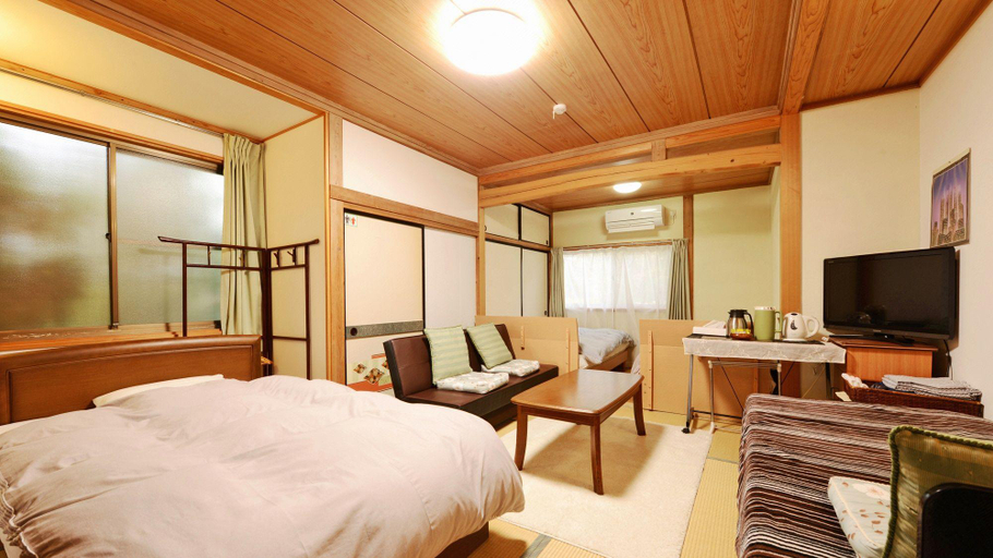 Bedroom 2, Hiranoya Ryokan, Amakusa