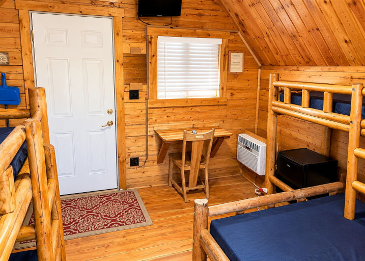Room 2, Laramie RV Resort, Albany