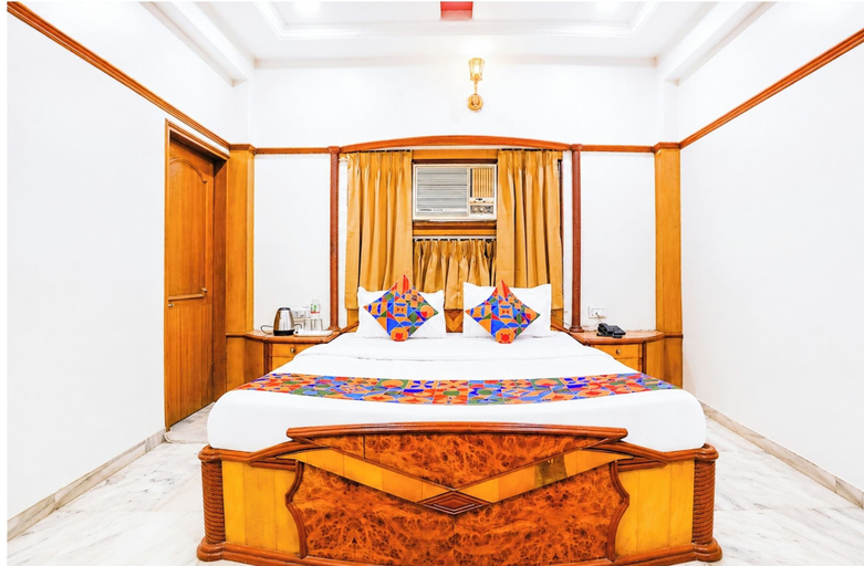 Room 2, Hotel Peace Comfort Ahmedabad, Ahmadabad