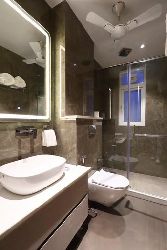 Bathroom 4, Hotel Ivory Leaf Stays, Gurgaon