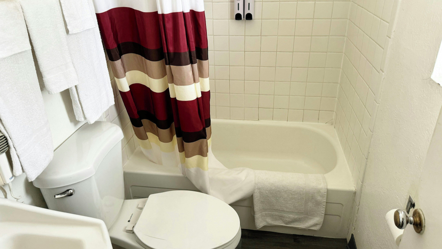 Bathroom 5, Magnuson Hotel Sierra Vista, Cochise