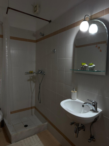 Bathroom 3, Chrysa's Studios, Central Greece