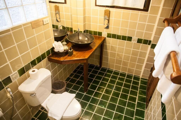 Bathroom 2, Baan Orapin Heritage Bed and Breakfast, Muang Chiang Mai