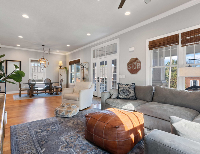 Others 1, Muletown Haven Stunning Downtown Escape!, Maury