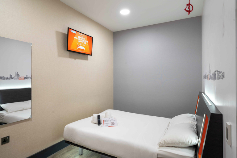 Bedroom 3, easyHotel Ipswich, Suffolk