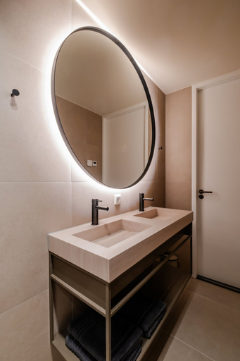 Room 5, Modern 1BR Apartment in Rotterdam Centre, Rotterdam