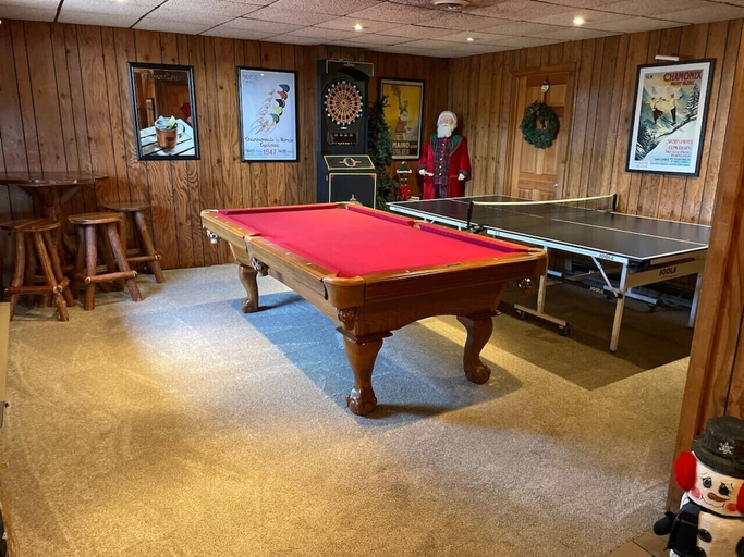 Interior 5, 653 4 Bedrooms Fireplace Pool Table Peaceful, Fayette