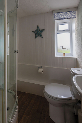 Room 2, Courtyard Farm Cottages, Cornwall