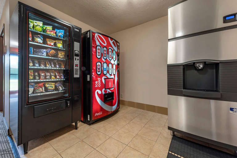 Food & Drinks 5, Quality Inn Dover, Tuscarawas