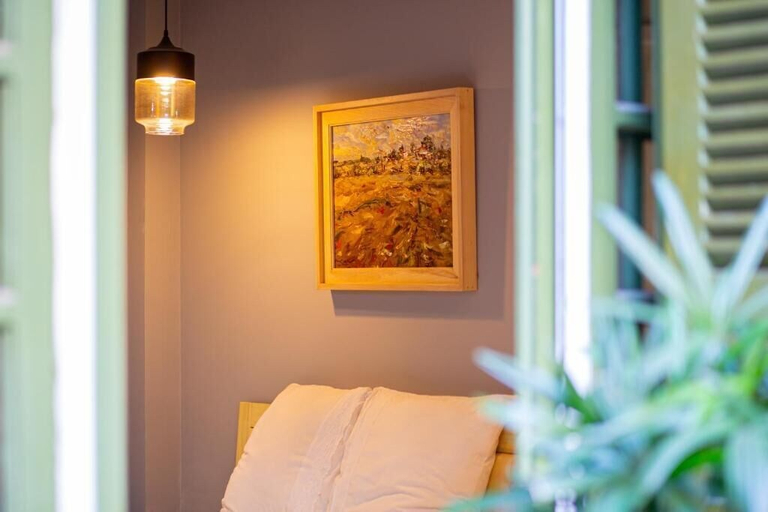 Others 5, Chez Van, Hai Bà Trưng