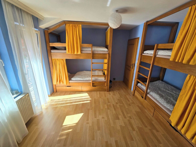 Room 2, Good Hostel, Priština