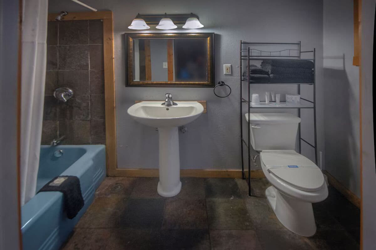 Bathroom 3, Rustic Inn, Hubbard