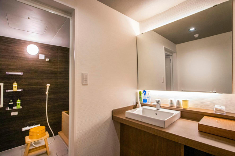 Bathroom 4, Uminoniwa, Kamogawa