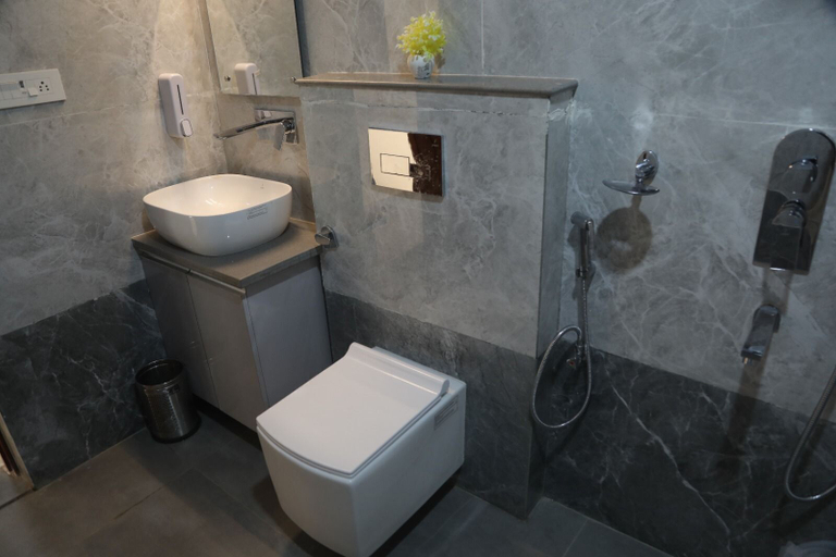 Bathroom 2, Hotel Radha Vallabh, Rudraprayag