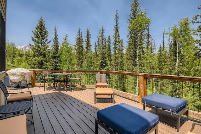 BBQ/picnic area, 4BR Townhome w/ Private Hot Tub, Garage, and Deck, Summit