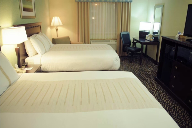 Bedroom 3, Fireside Inn and Suites, Ramsey