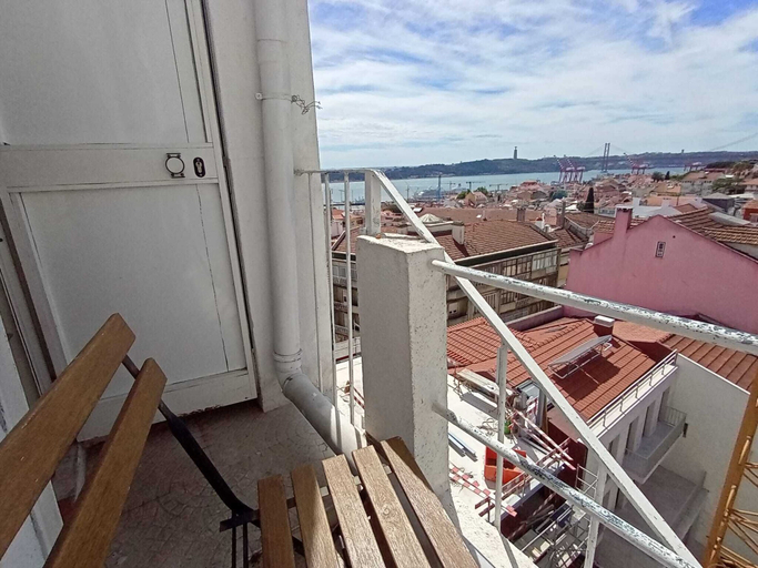Others 3, Olympo, Lisbon
