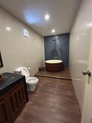 Bathroom 2, Topinn Hotel, Lam Luk Ka