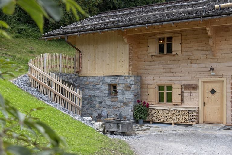 Room 2, Luxury Detached Panoramic Mountain Home, Bludenz