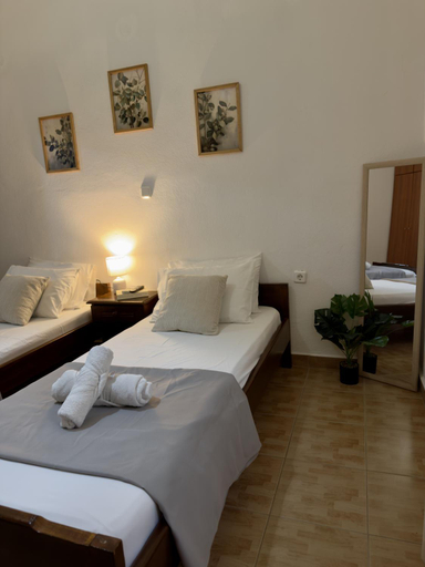 Bedroom 2, Chrysa's Studios, Central Greece