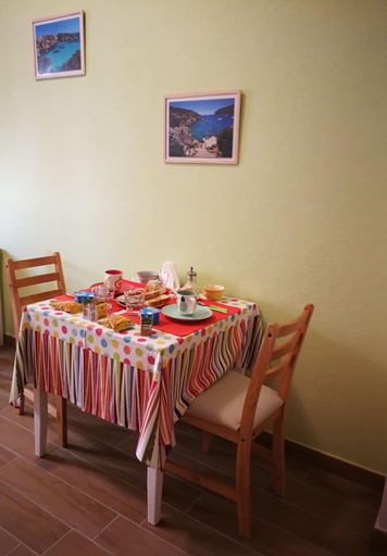 Others 5, Apartament Trenta-dos, Sassari