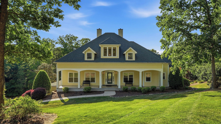 Exterior & Views 2, Lakefront 6bdr, Priv Dock, Game Room, Firepit Jake's Lake House by Avantstay, Lincoln
