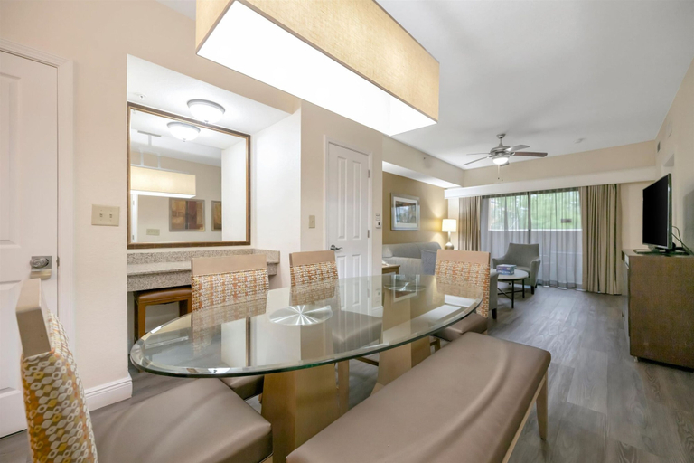 Room 2, 2BR With Jacuzzi Arcade 10 Mins to Parks, Orange