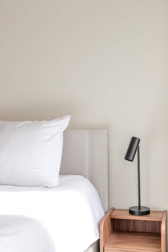 Room 2, Modern 2BR Apartment in Rotterdam Centre, Rotterdam