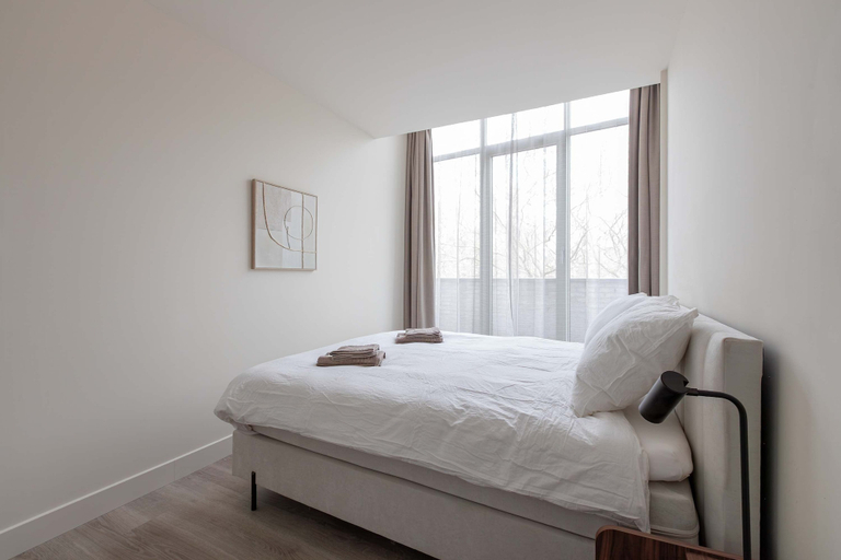 Room 3, Modern 2BR Apartment in Rotterdam Centre, Rotterdam