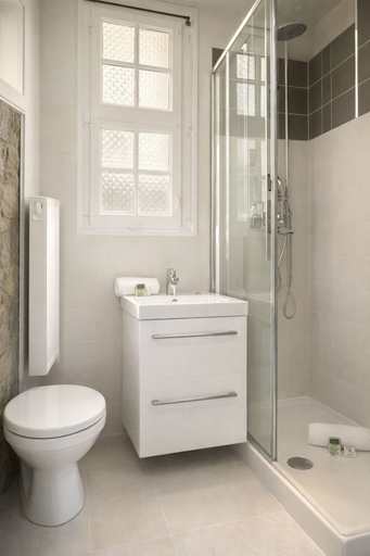 Bathroom 4, 1614 Sevres, Paris