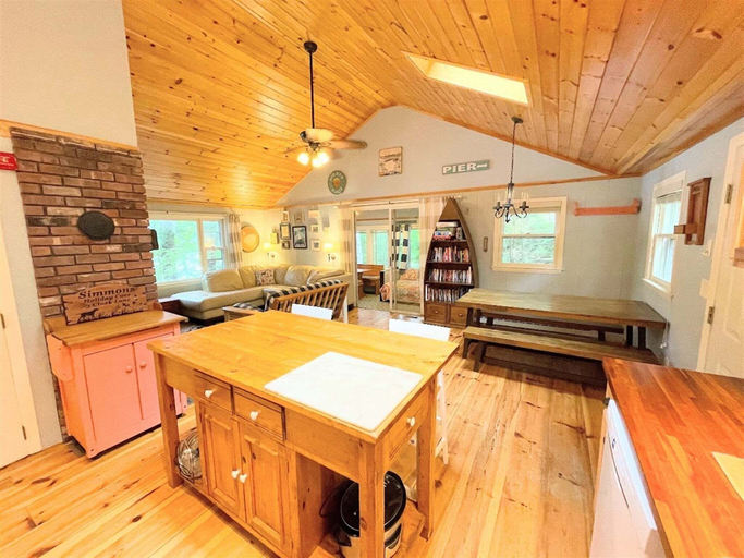 Interior 3, Holiday Cove - Limit 8 3 Bedroom Villa, Cumberland