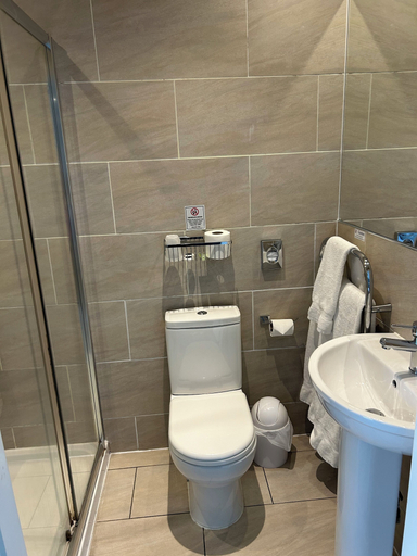 Bathroom 4, Loch Ness Guest House, Highland