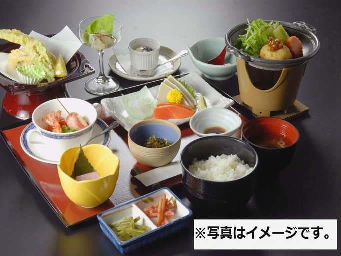Food & Drinks 5, Renaissance Tanagura, Tanagura