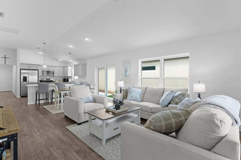 Interior 2, 561i Golf Cart Pool Access Garage Parking, Sumter